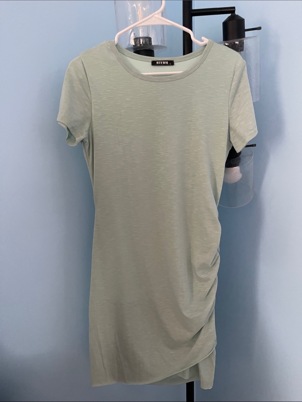 Bit by IZZY Sage Green Short Sleeve Ruched Tee